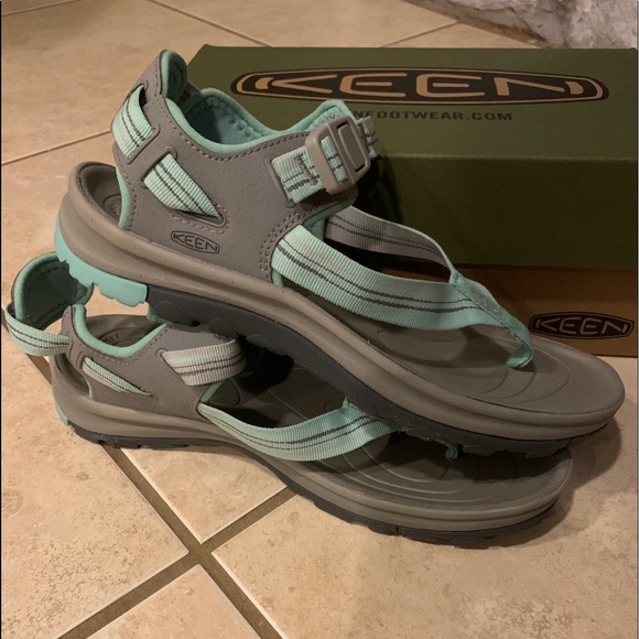 Keen women’s Sandals - Picture 2 of 4